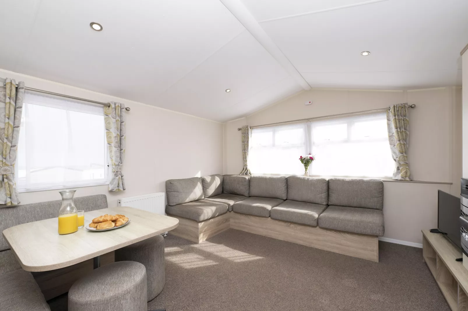 Sunset Pet Friendly-Atmosphere