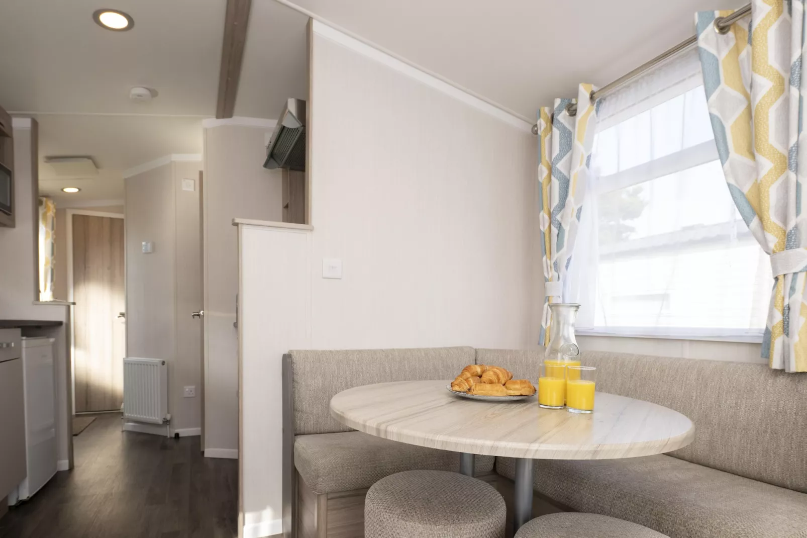 Sunset Pet Friendly-Atmosphere