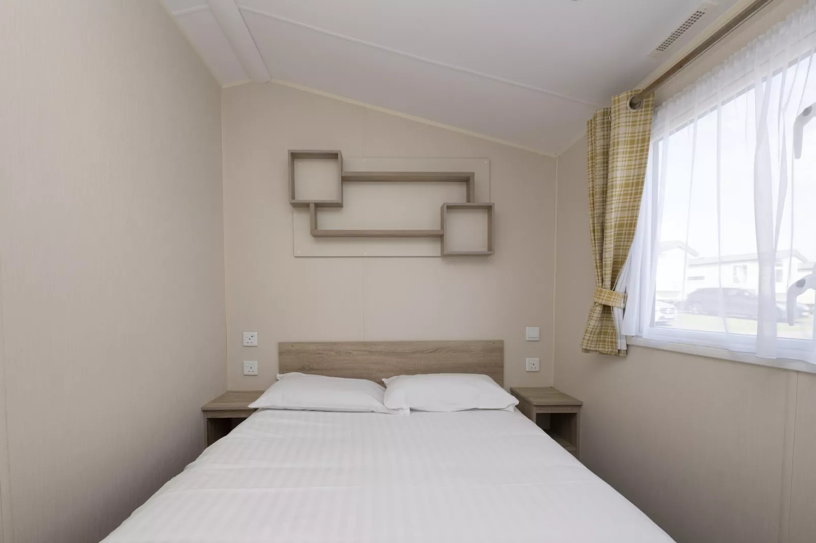 Sunrise-Bedroom