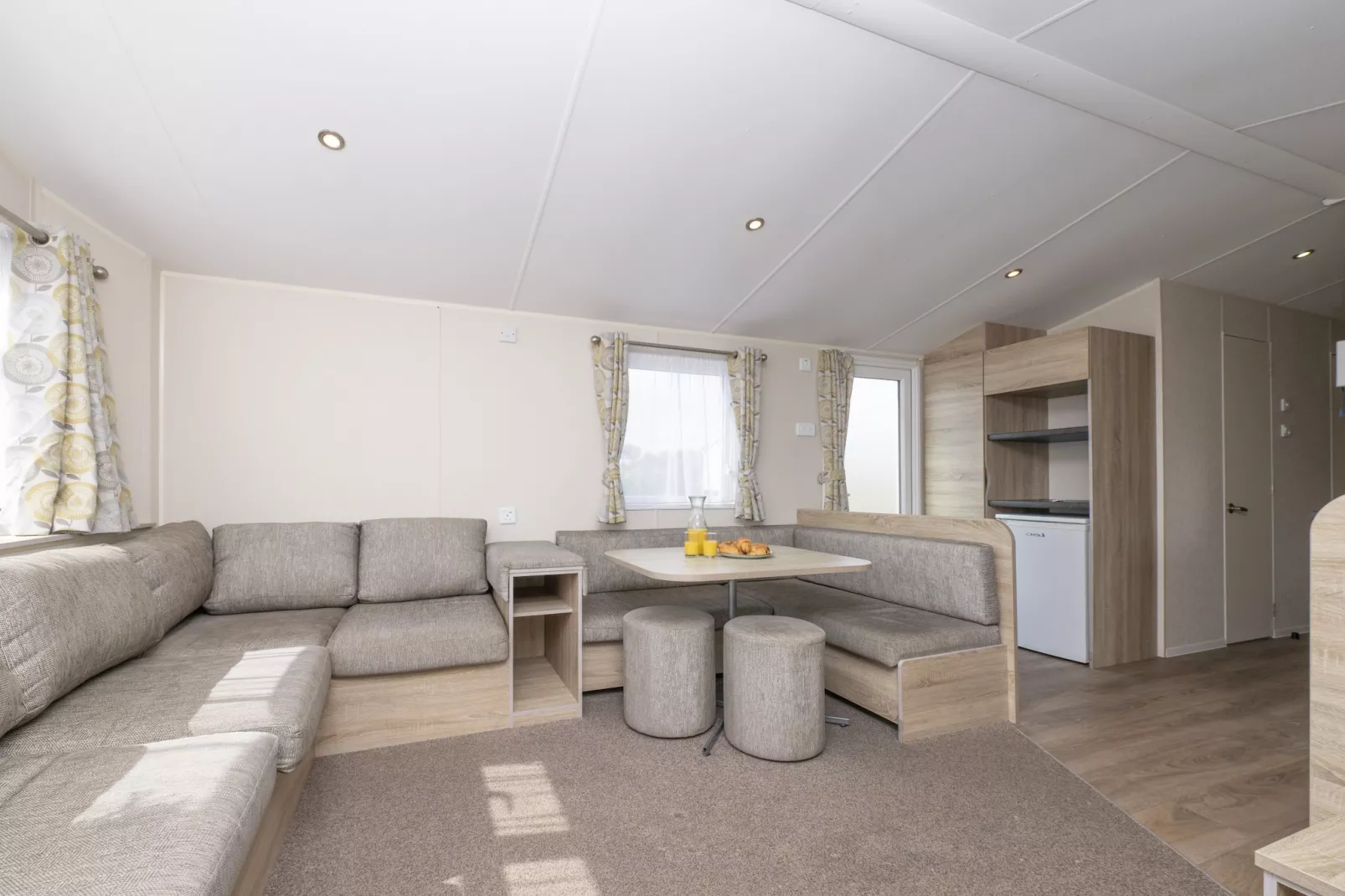 Sunrise-Living room