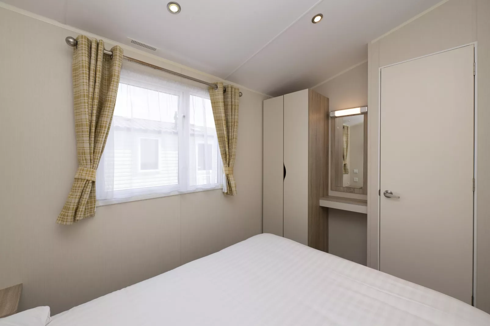 Sunrise-Bedroom