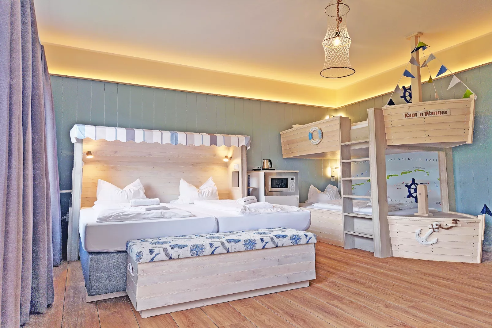 Doppelzimmer mit 3er Alkoven-Living room