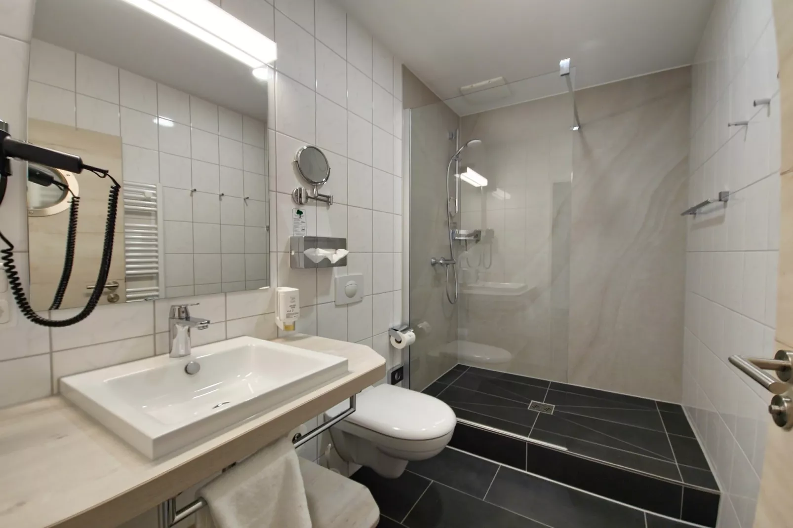 Doppelzimmer mit 3er Alkoven-Bathroom