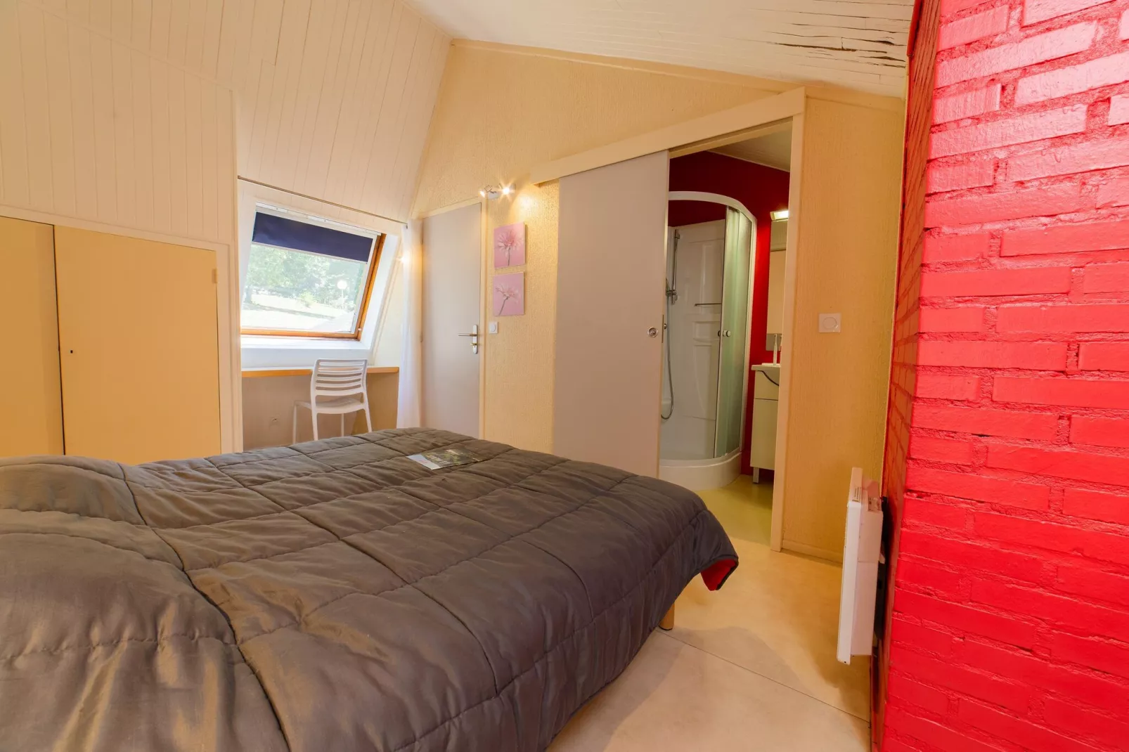 Collonges-la-Rouge- Gîte 2 Pièces 5 Personnes 1  bébé-Schlafzimmer