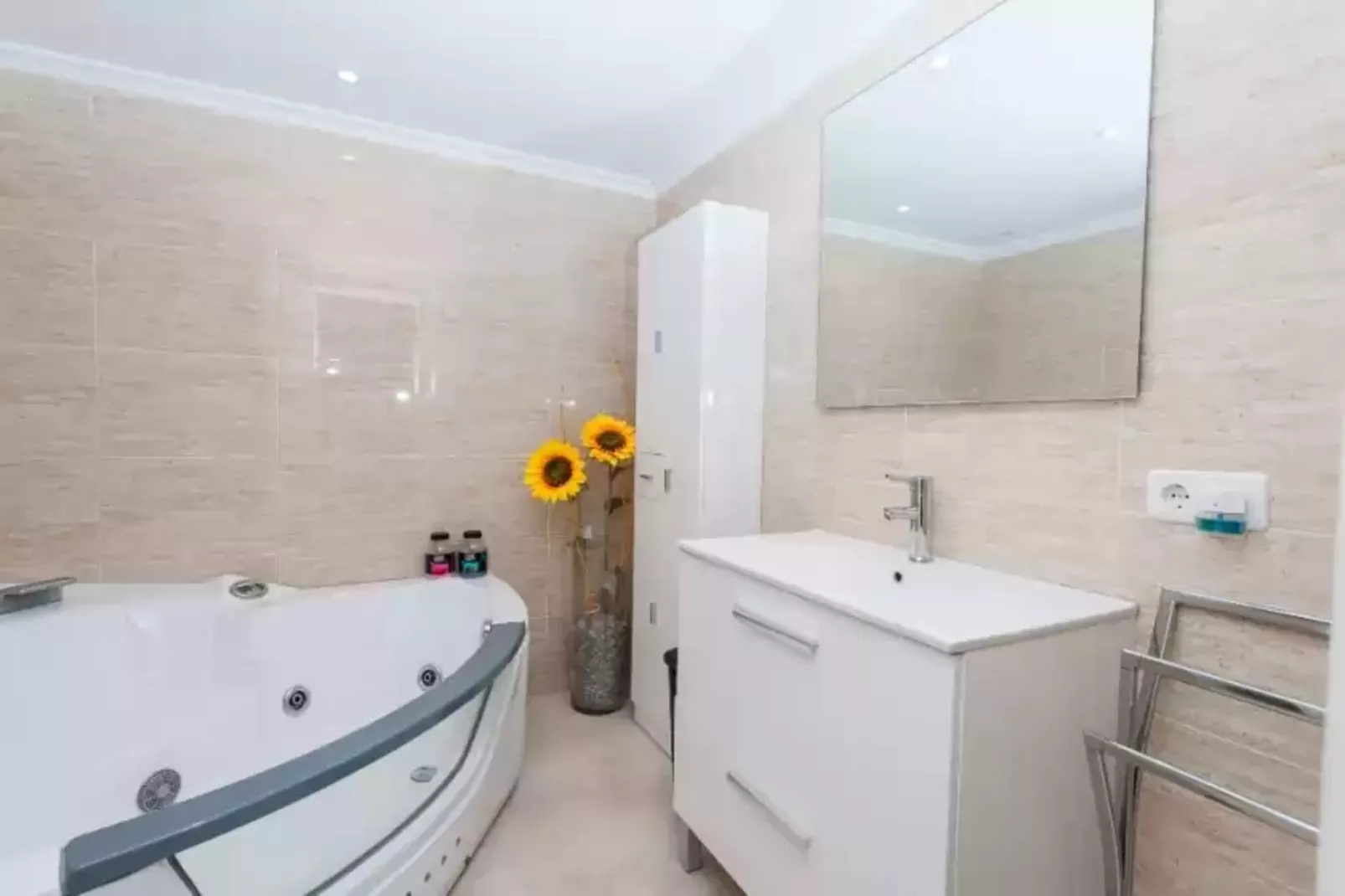Can Rovet-Bathroom