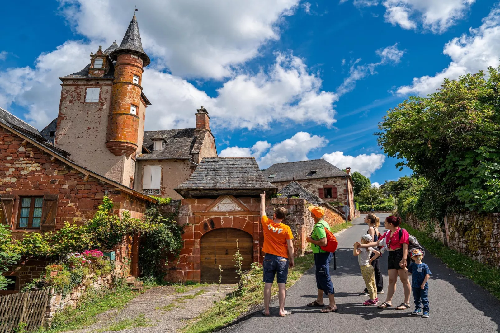 Collonges-la-Rouge- Gîte 2 Pièces 5 Personnes 1  bébé-Gebiete Sommer 1 km