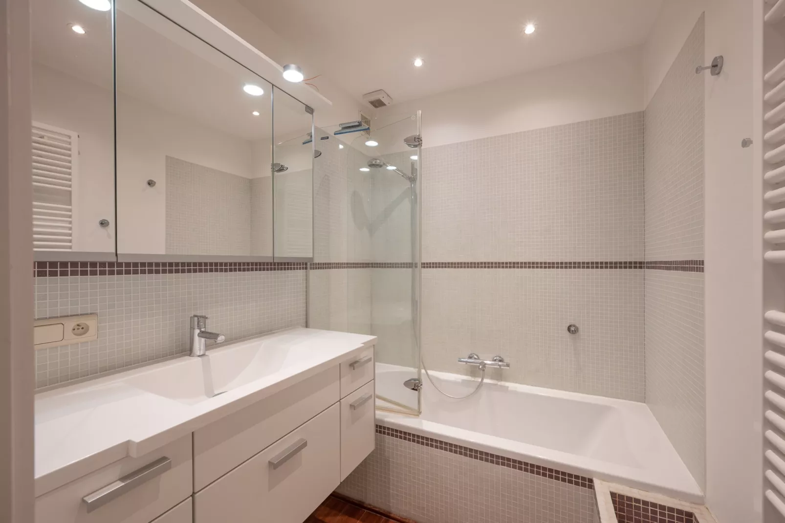 Gulfstream Residence-41-Bathroom