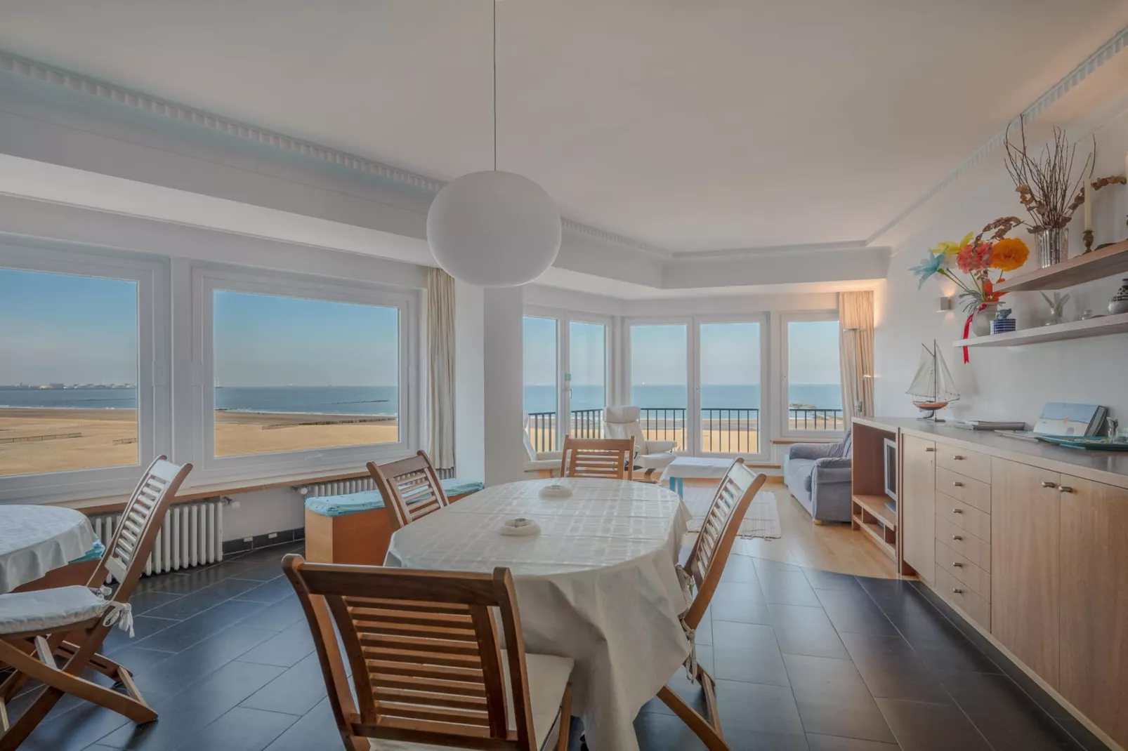 Gulfstream Residence-41-Dining room