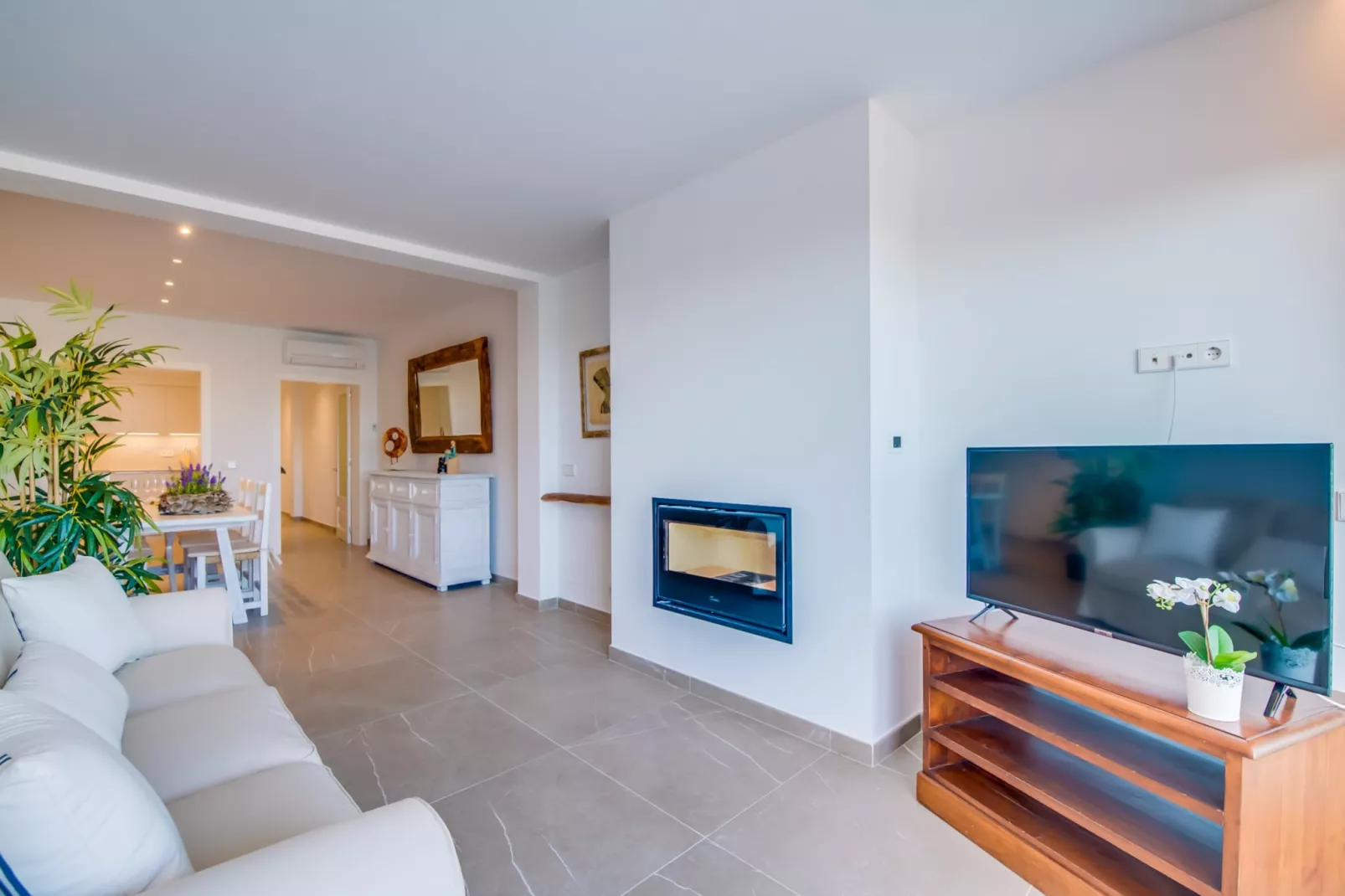 Chez Mageaux-Living room
