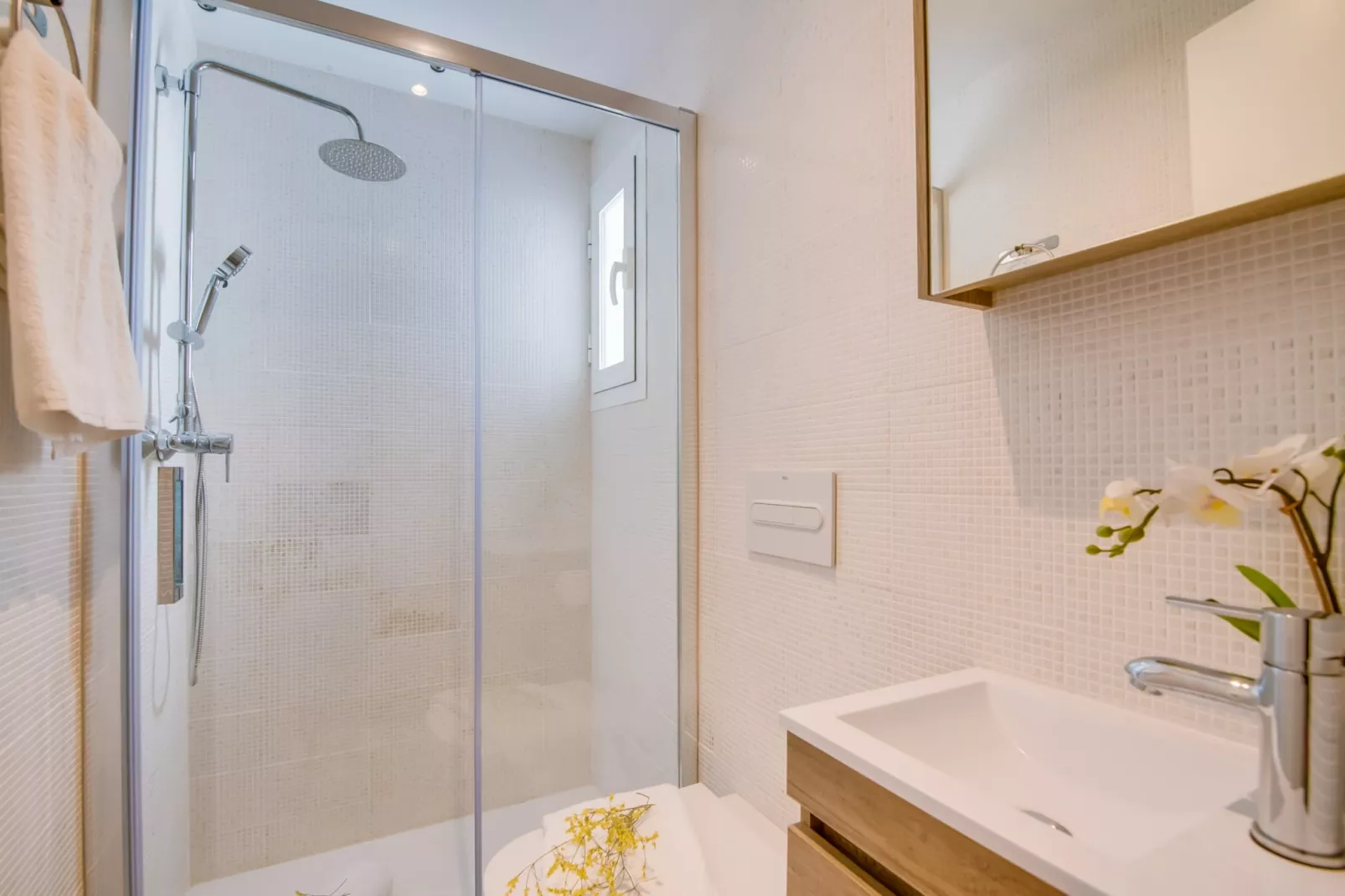 Chez Mageaux-Bathroom