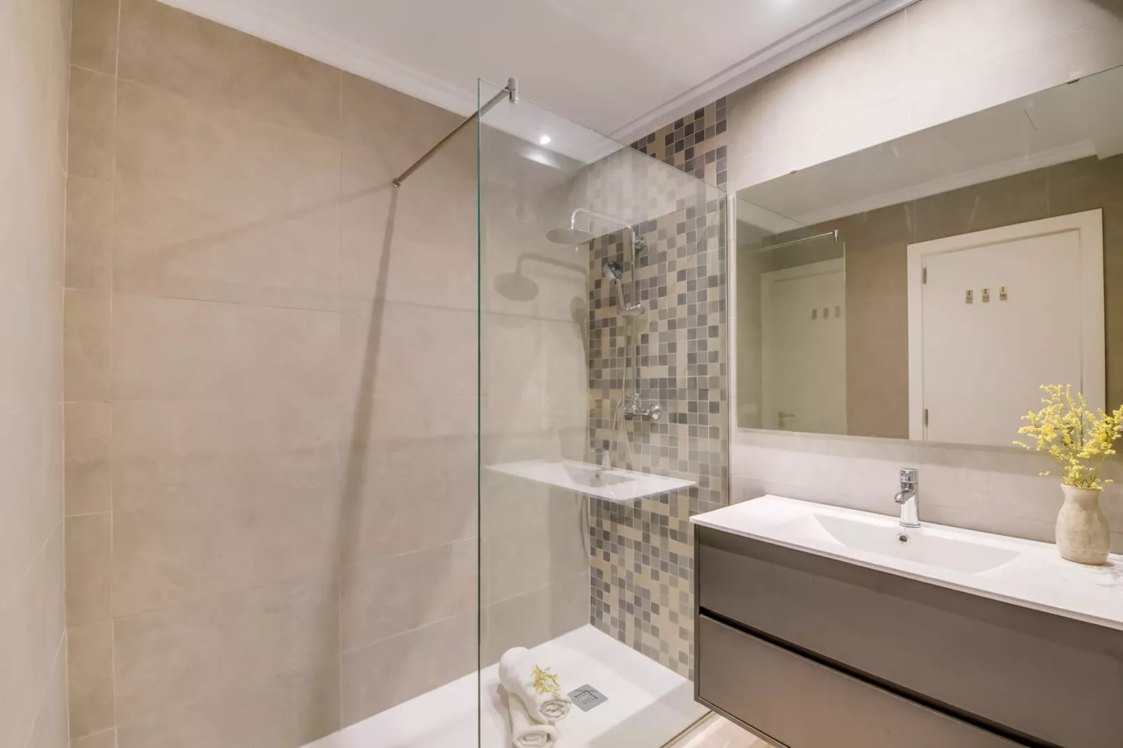 Chez Mageaux-Bathroom