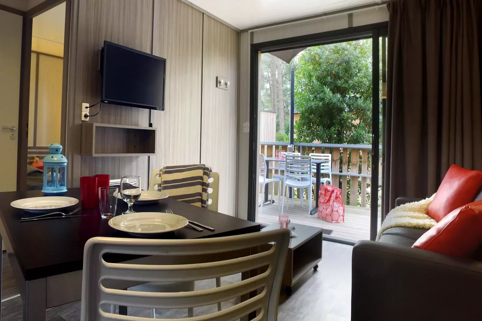 Lodge 4 Pièces 8 Personnes 2  bébés-Salle à manger