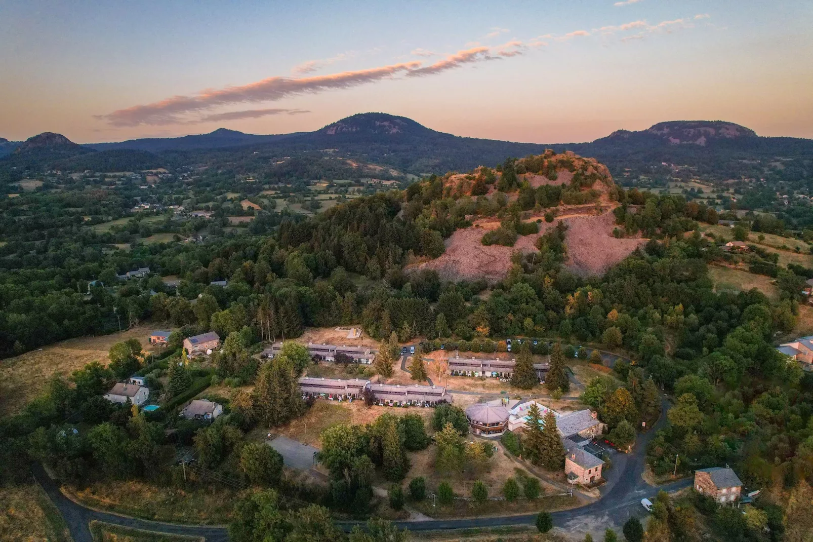 Saint-Julien-Chapteuil - Gîte 2 Pièces 5 Personnes 1  bébé - 10399459