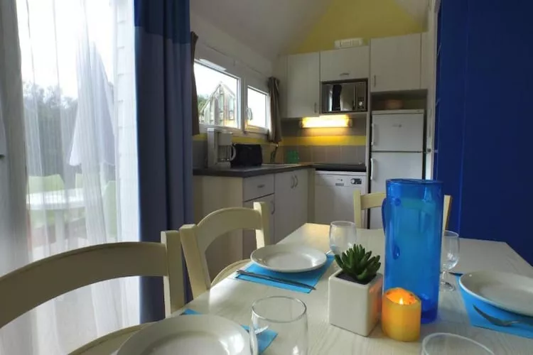 La Turballe- Gîte 2 Pièces 5 Personnes 1  bébé-Dining room