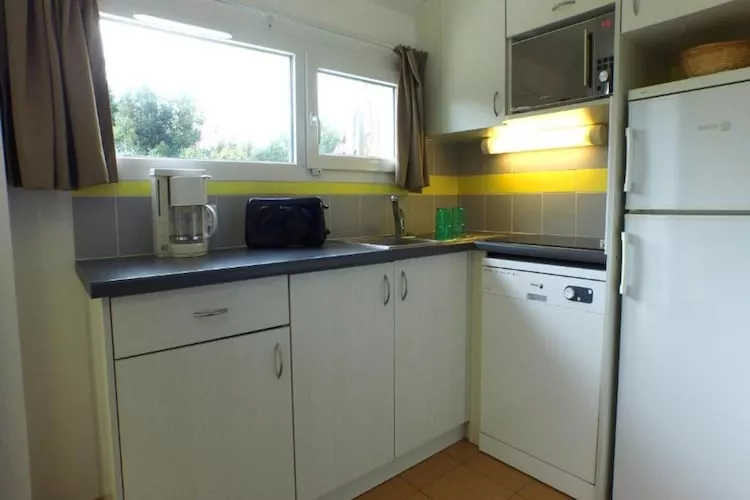 La Turballe- Gîte 2 Pièces 5 Personnes 1  bébé-Kitchen