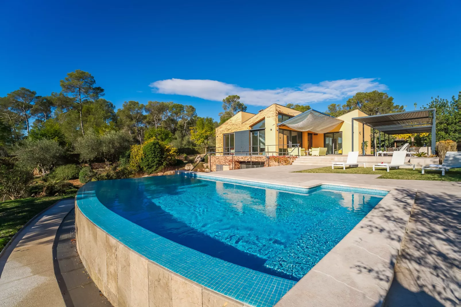 Villa Laiar-Exterior summer