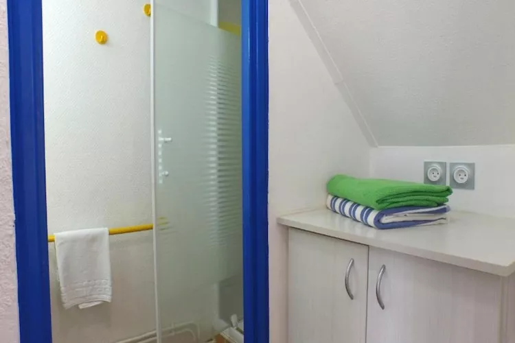 La Turballe- Gîte 3 Pièces 6 Personnes 1  bébé-Bathroom