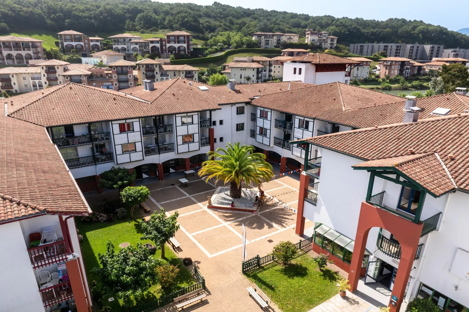 Urrugne Saint-Jean-de-Luz - Appartement 3 Pièces 4 Personnes 2  bébés 2 salles d'eau-Vue d'été