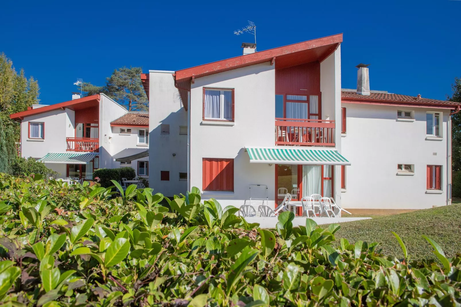 Saint-Jean-Pied-de-Port - Appartement 2 Pièces 4 Personnes 1  bébé-View summer