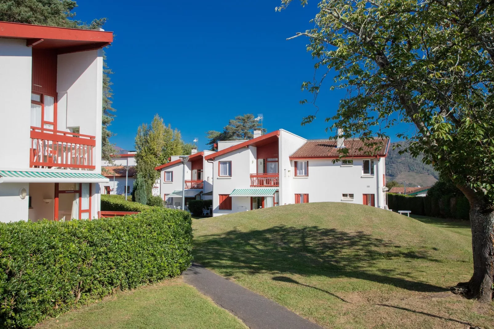Saint-Jean-Pied-de-Port - Appartement 2 Pièces 4 Personnes 1  bébé-Areas summer 1km