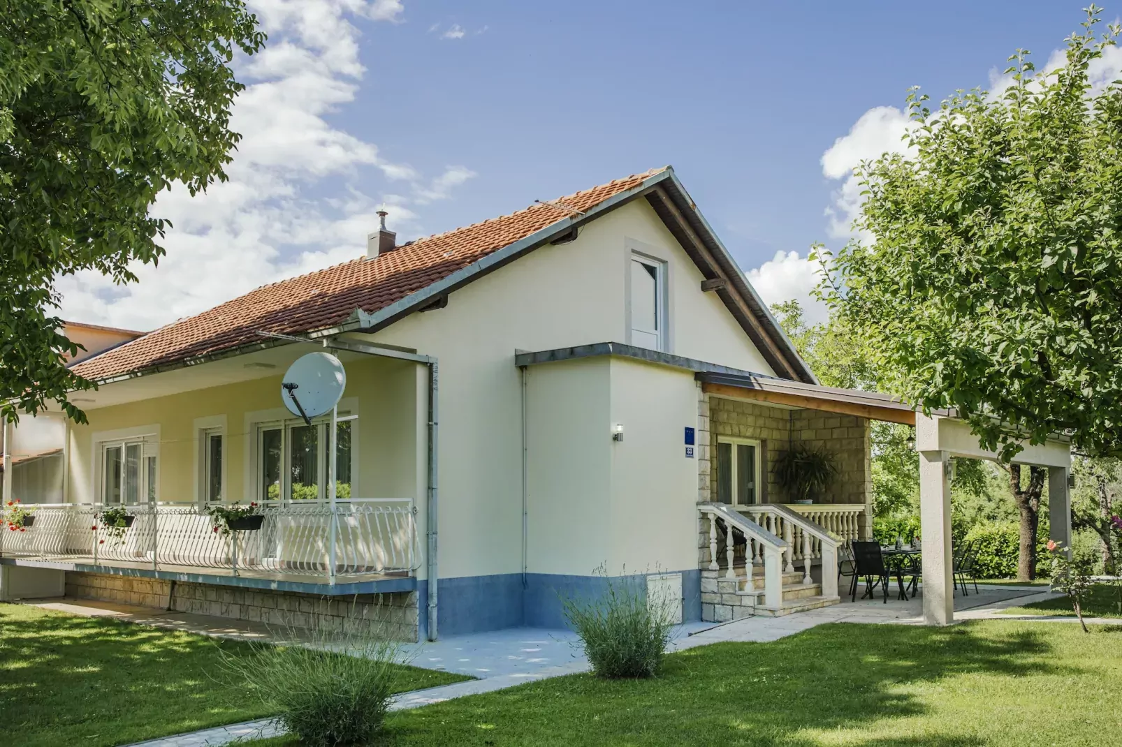 Villa Ante-Extérieur été