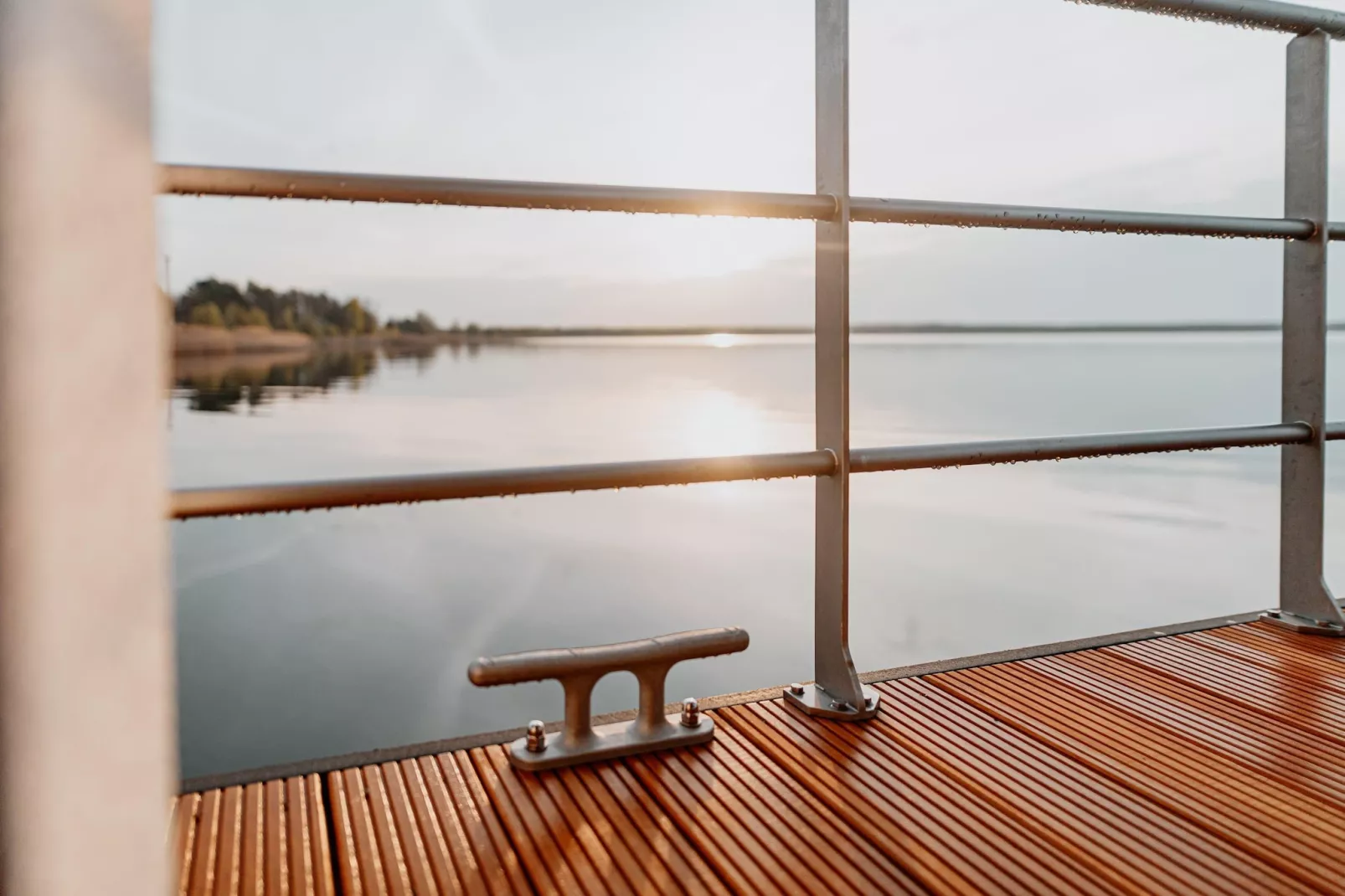 Hausboot am Gräbendorfer See-Außenbereich Sommer