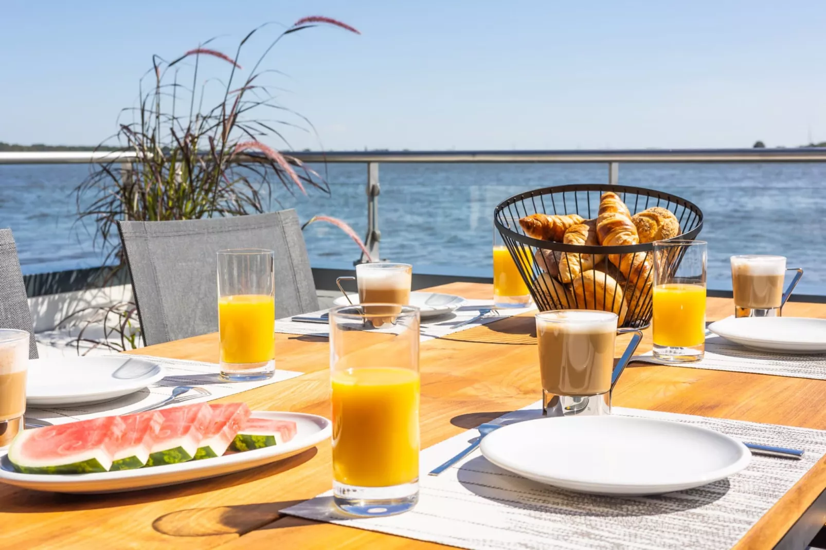 Hausboot in Ribnitz-Damgarten-Terrace balcony