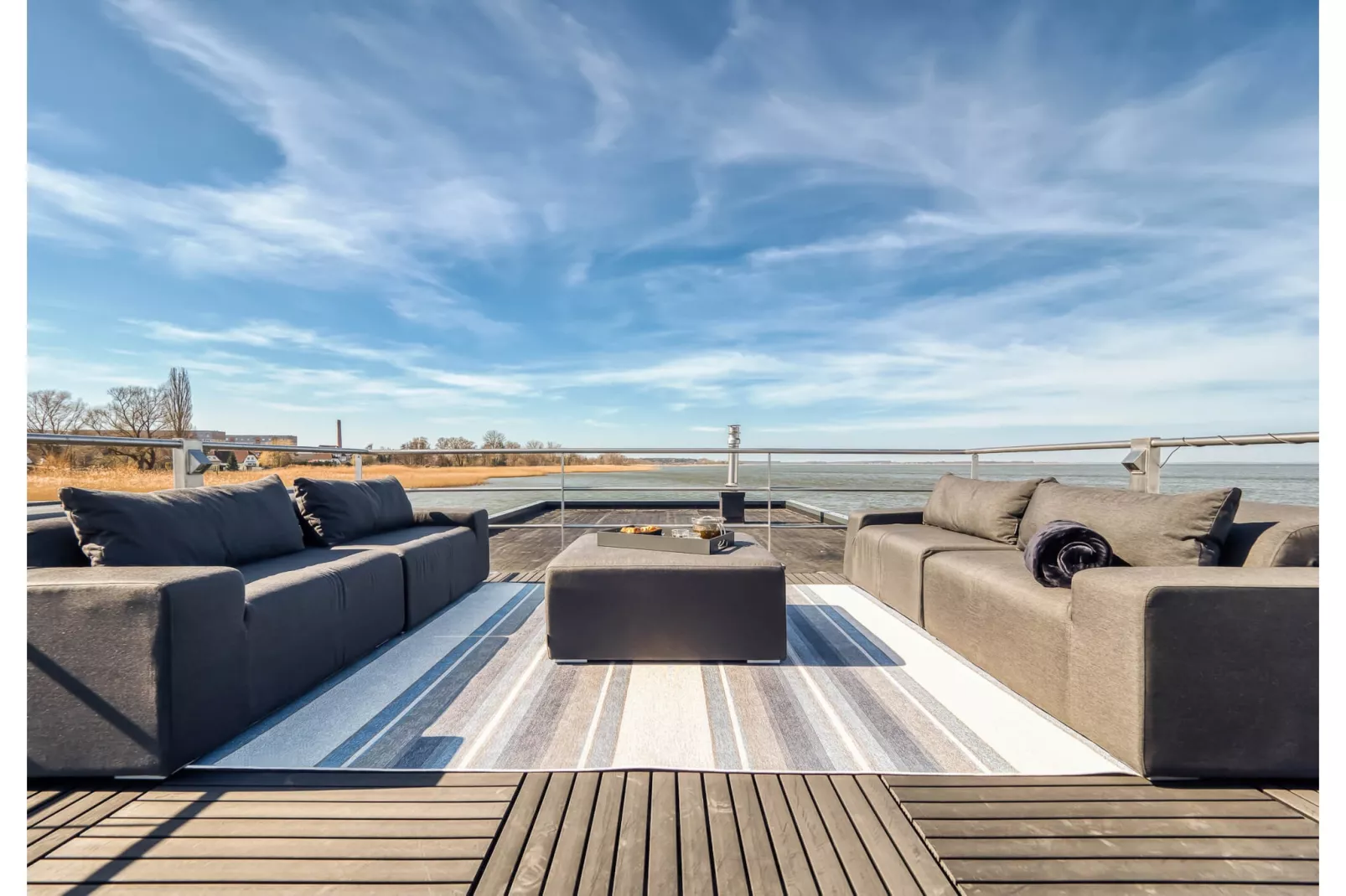 Hausboot in Ribnitz-Damgarten-Terrace balcony