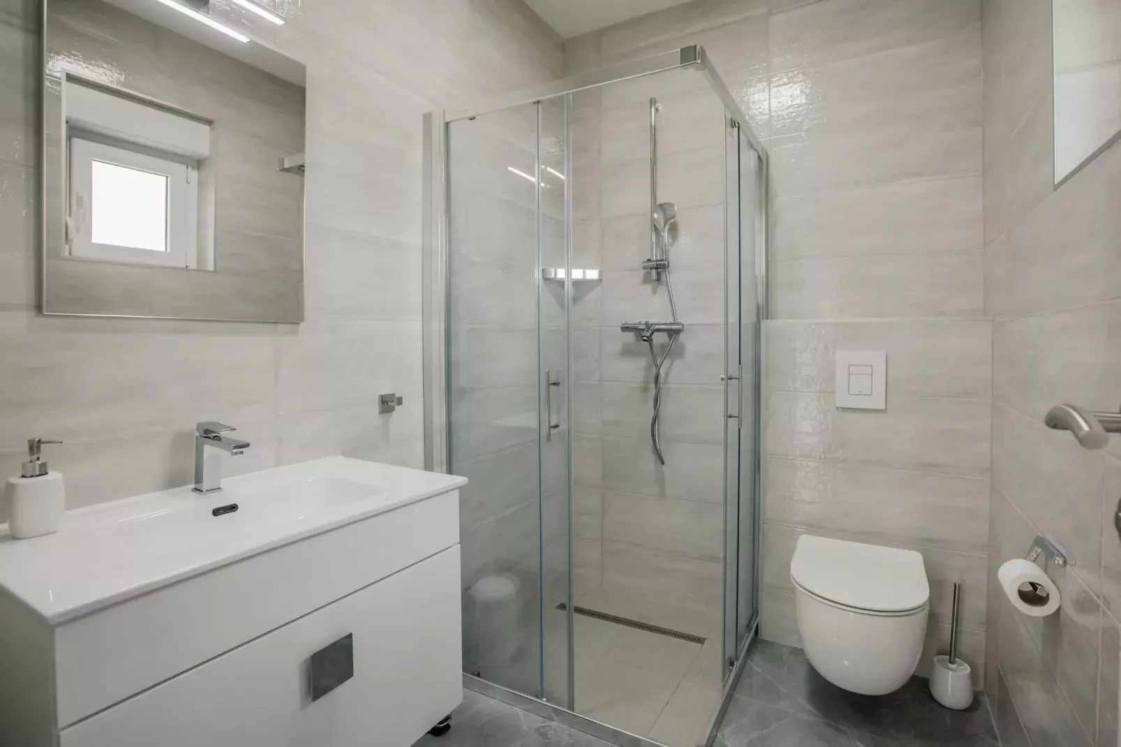 Villa Tonka-Bathroom