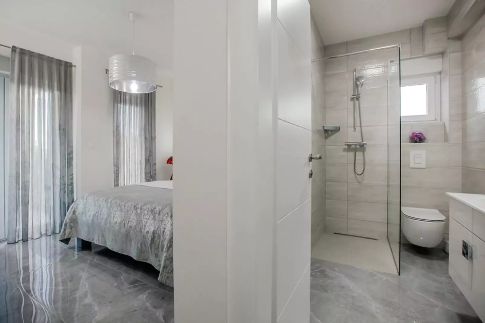 Villa Tonka-Bathroom