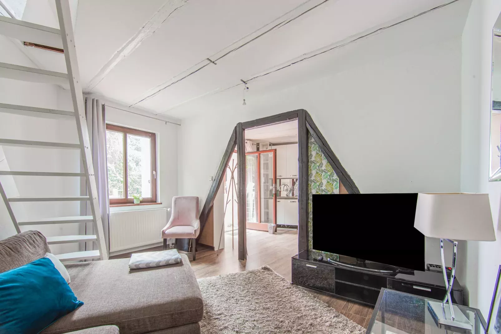 Maisonette im Taunus mit mediterrane Terrasse-Wohnzimmer