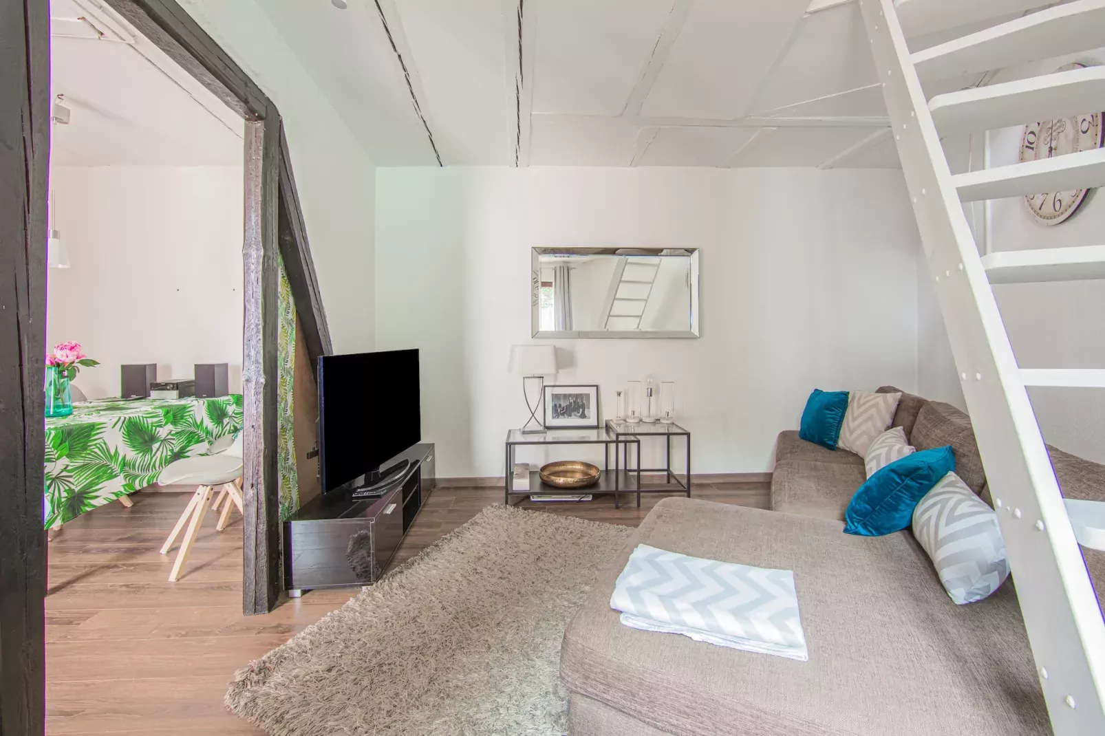 Maisonette im Taunus mit mediterrane Terrasse-Wohnzimmer