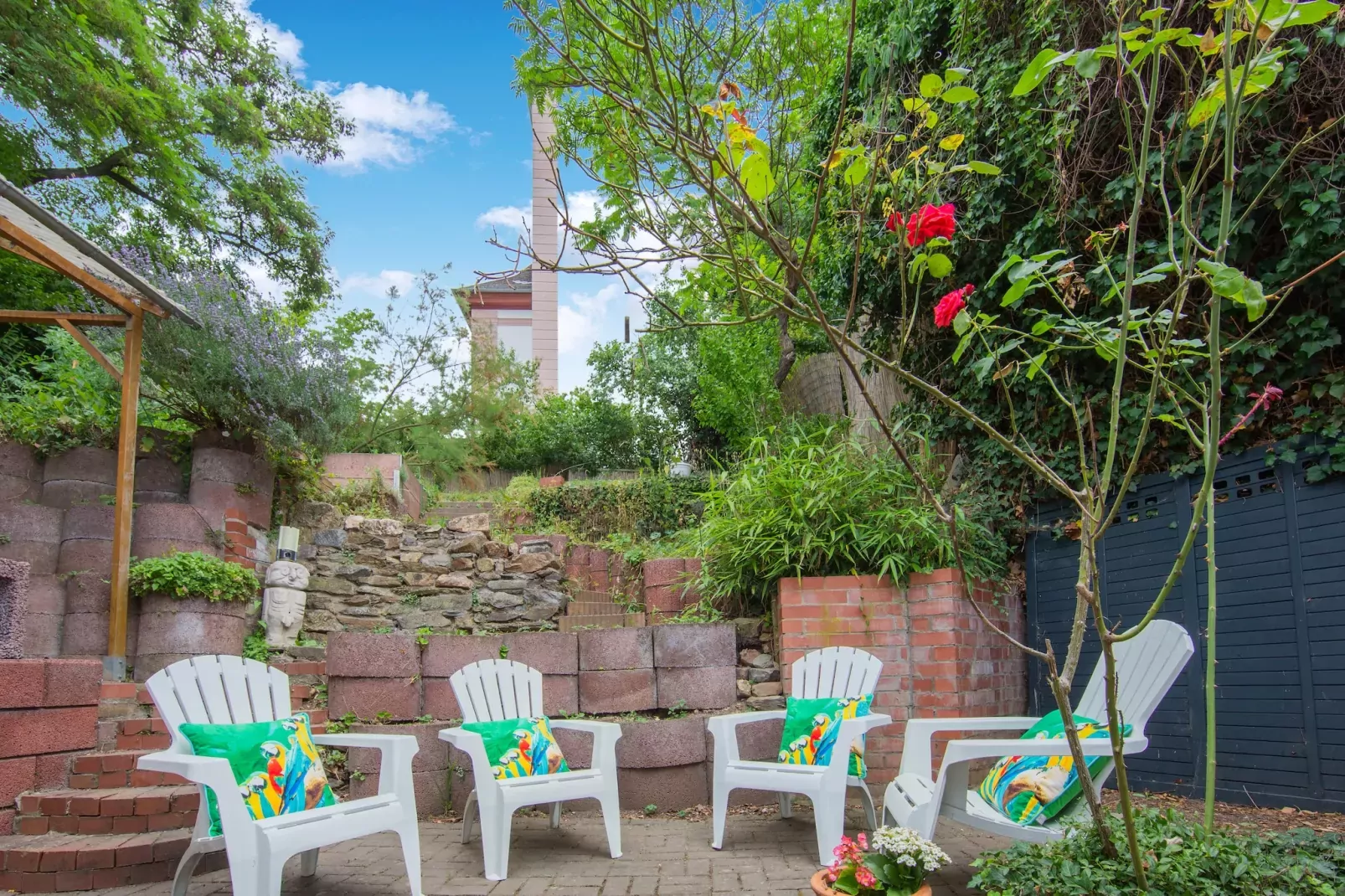 Maisonette im Taunus mit mediterrane Terrasse-Terrassenbalkon