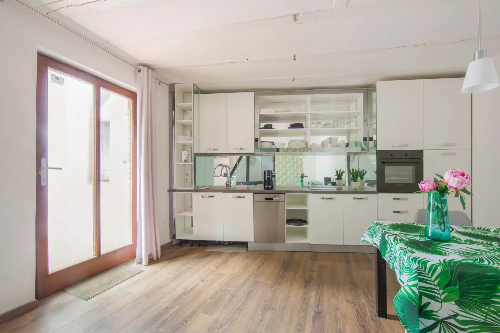 Maisonette im Taunus mit mediterrane Terrasse-Küche