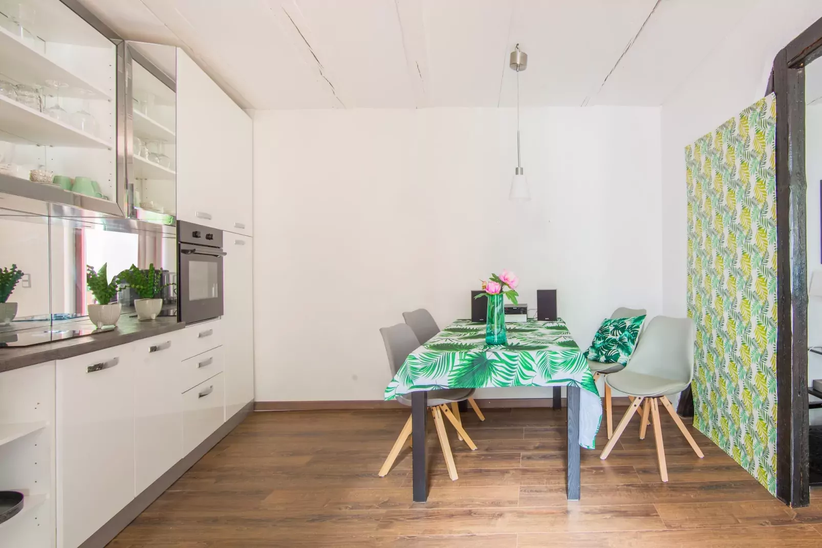Maisonette im Taunus mit mediterrane Terrasse-Küche