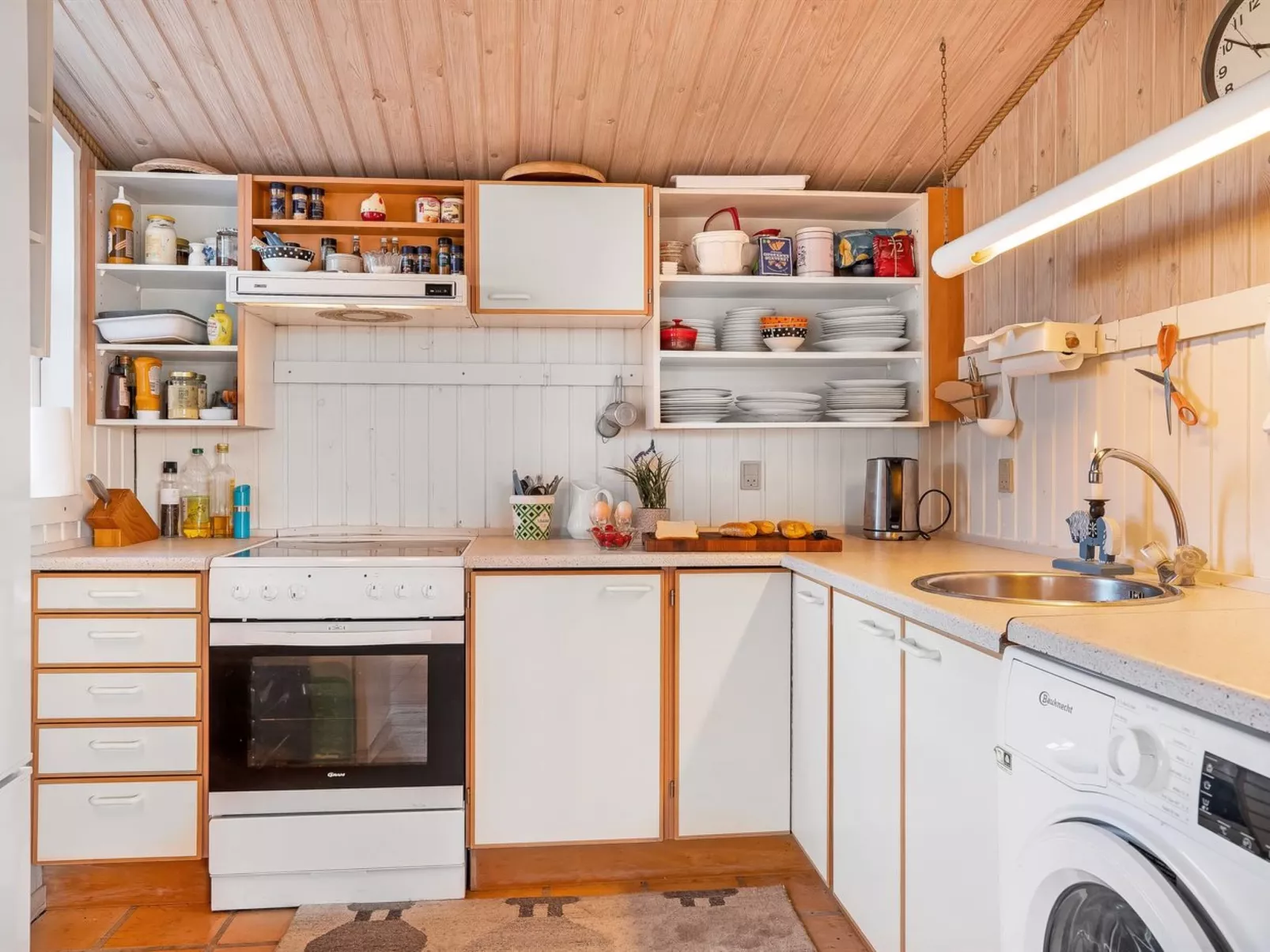 "Valpuri" - 150m from the sea-Inside