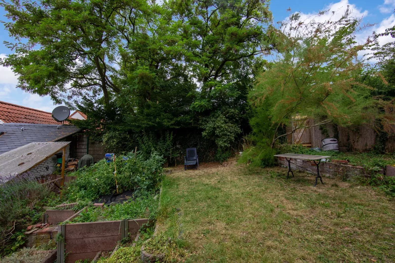 Maisonette im Taunus mit mediterrane Terrasse-Gärten Sommer