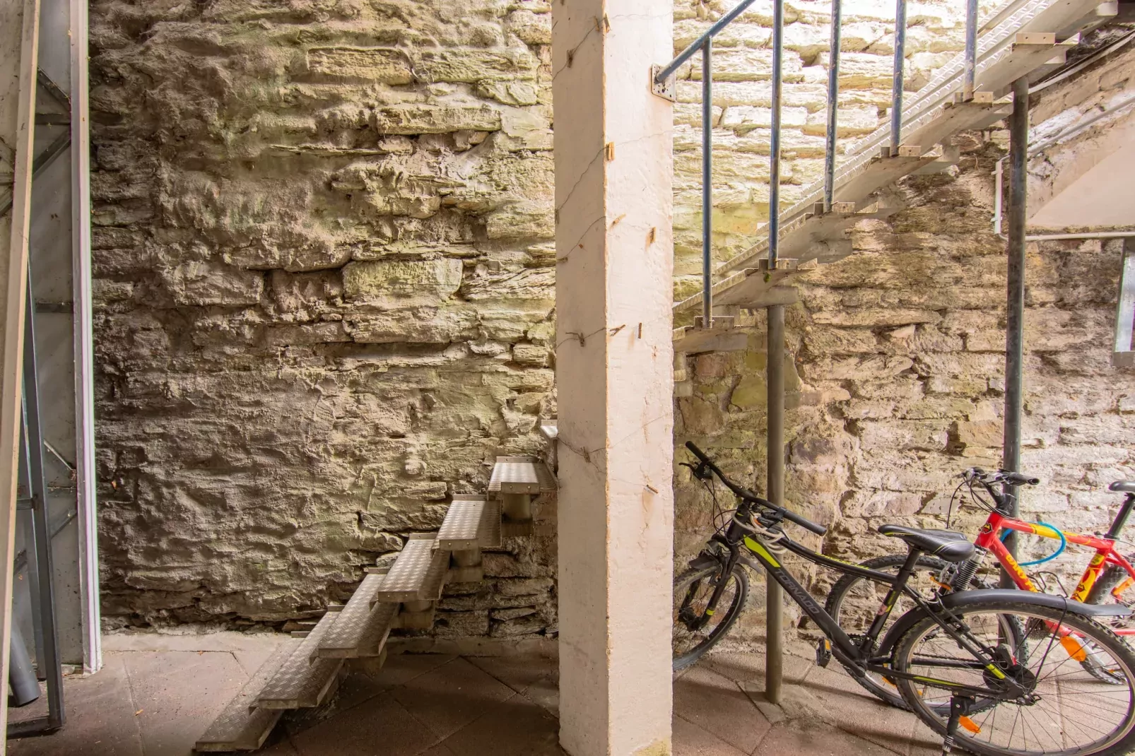 Maisonette im Taunus mit mediterrane Terrasse-Einrichtungen