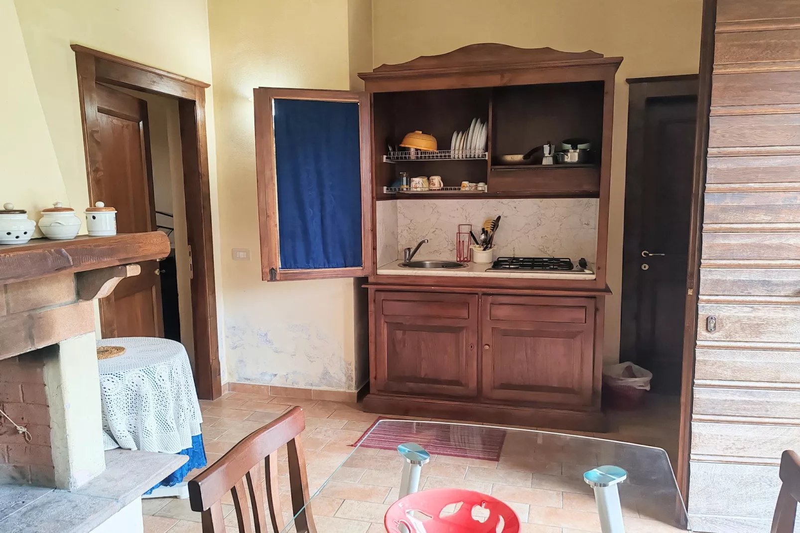 Montepulciano-Kitchen