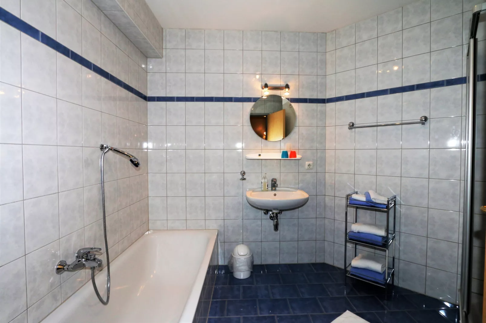 Wirtlerhaus Bichlbach - 6 Personen-Badezimmer