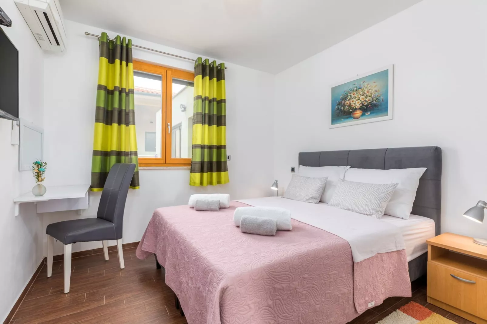 Villa Gigetto with Private Pool and Big Garden-Schlafzimmer