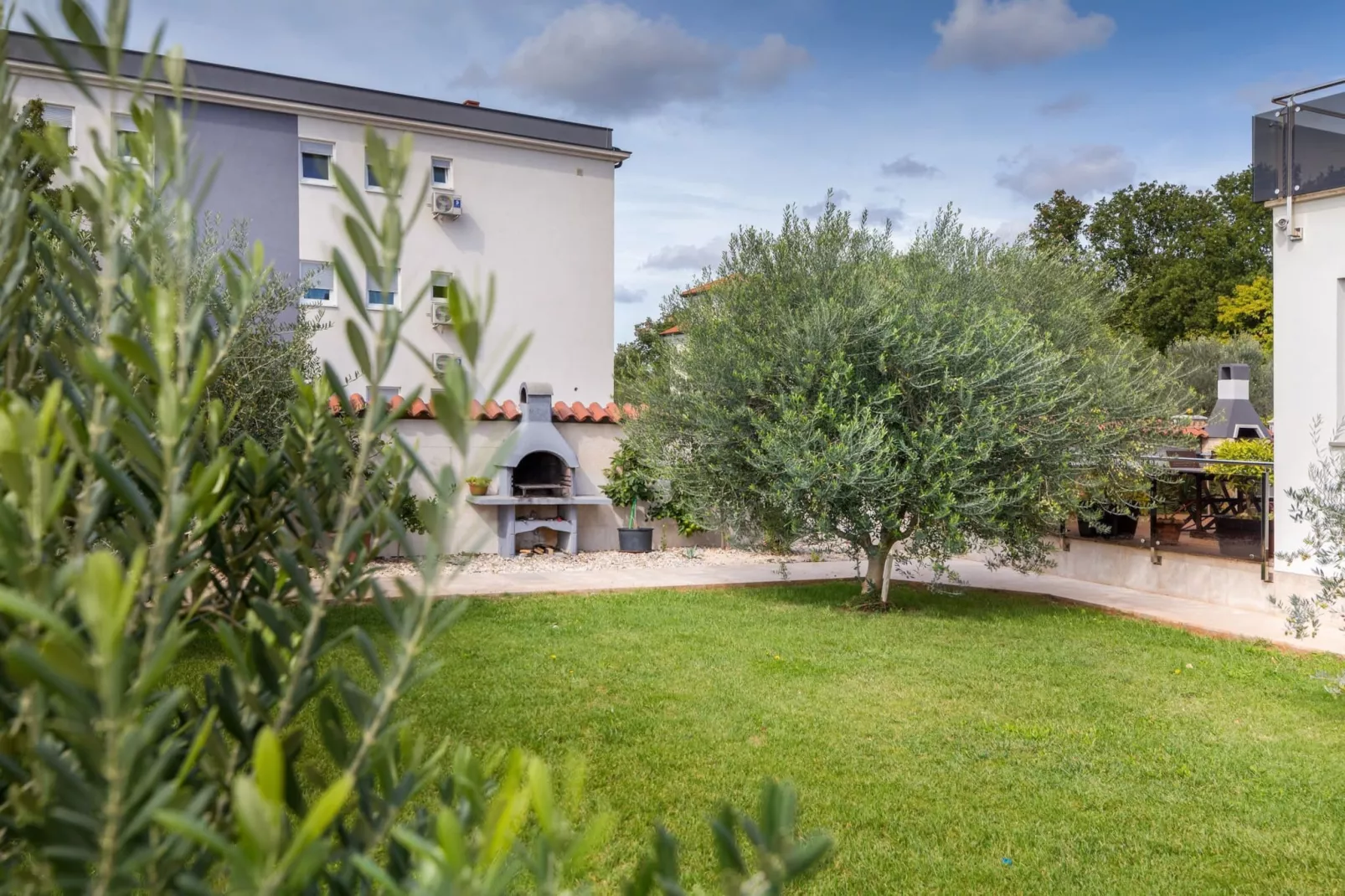 Villa Gigetto with Private Pool and Big Garden-Gärten Sommer