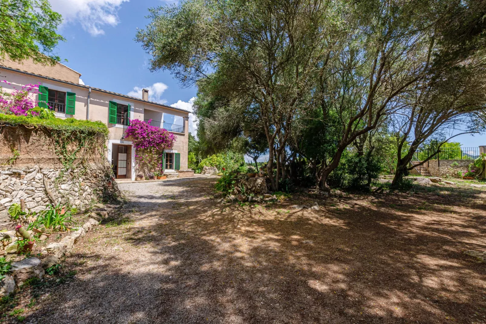 YourHouse Finca Es Galliner-Gärten Sommer