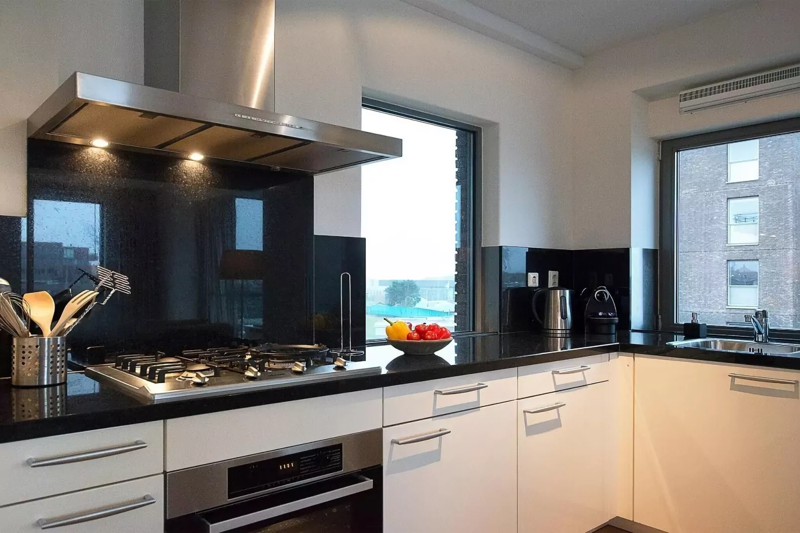 Scheveningen Harbour 38C-Kitchen