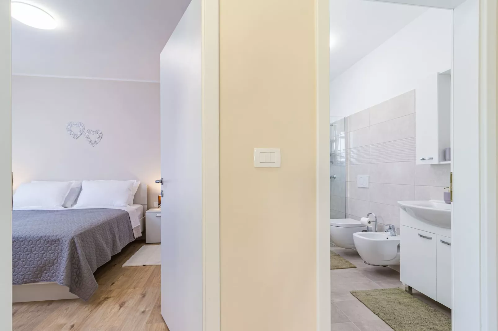 Salvia - Modern, Elegant Apartment (Rosemary)-Bedroom