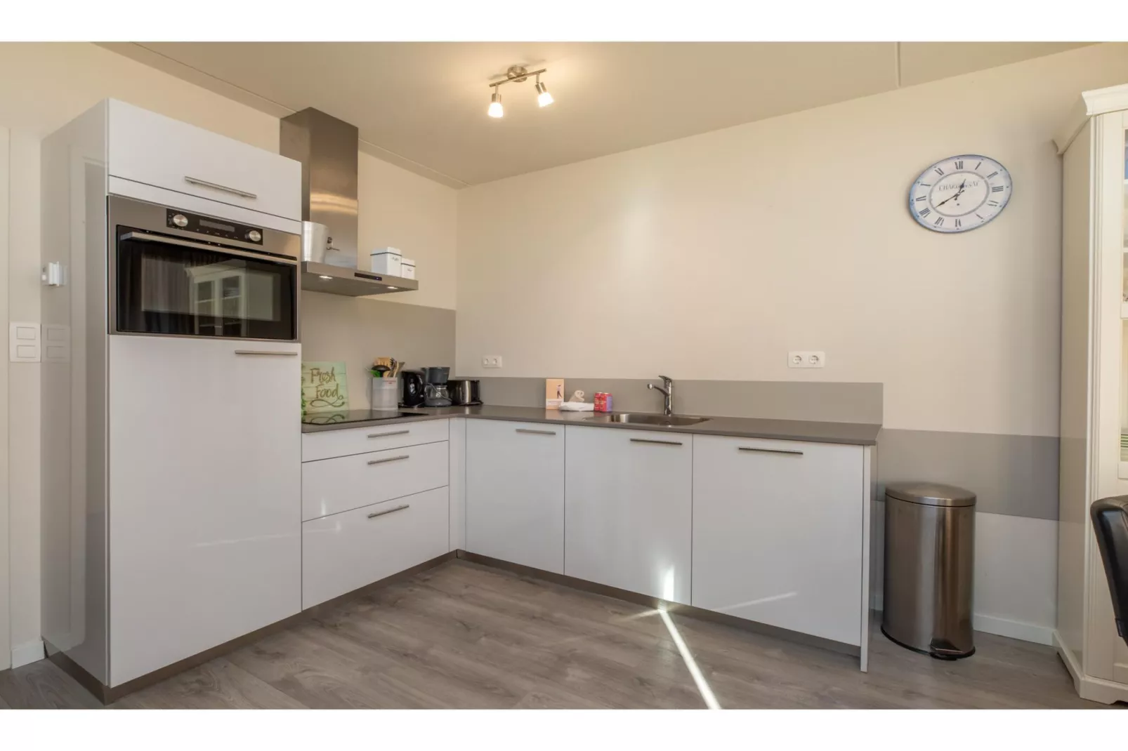 Appartement 'Duinoord' - Duinweg 117-12  Zoutelande-Kitchen