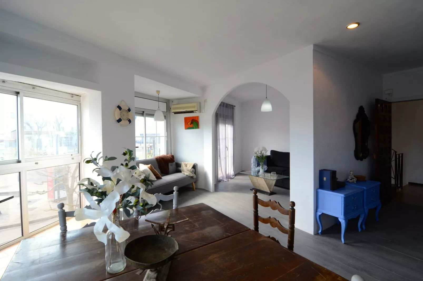 LES ESCOLES-Living room