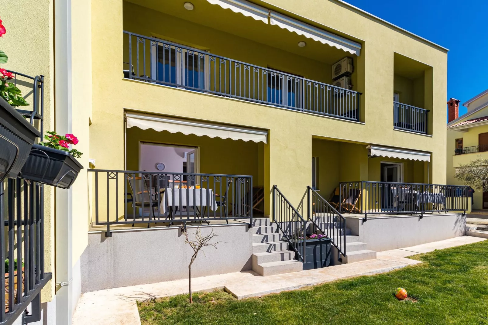 Salvia - Modern, Elegant Apartment (Rosemary)-Outdoor