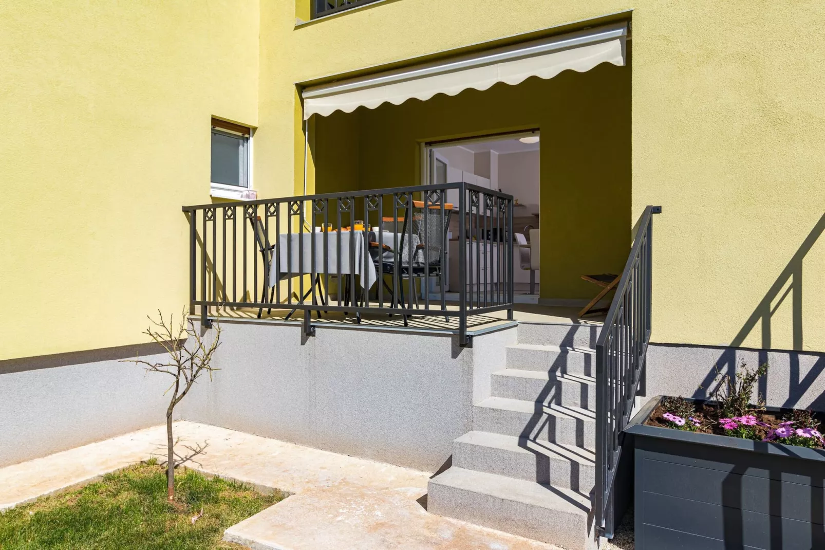 Salvia - Modern, Elegant Apartment (Rosemary)-Terrace