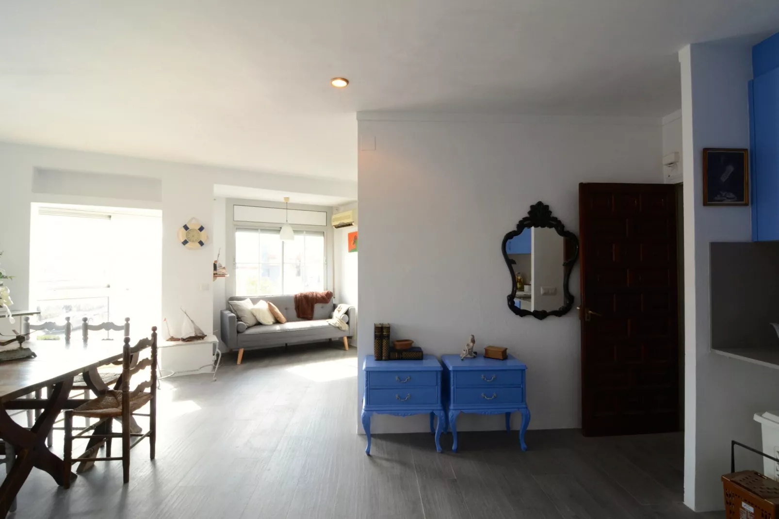 LES ESCOLES-Living room